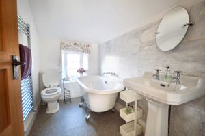Ensuite- click for photo gallery